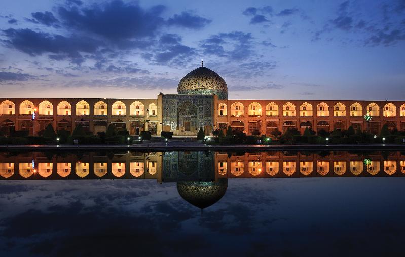 В «Царском Селе» открылась выставка «Исфахан. «Половина мира» в 30 кадрах»